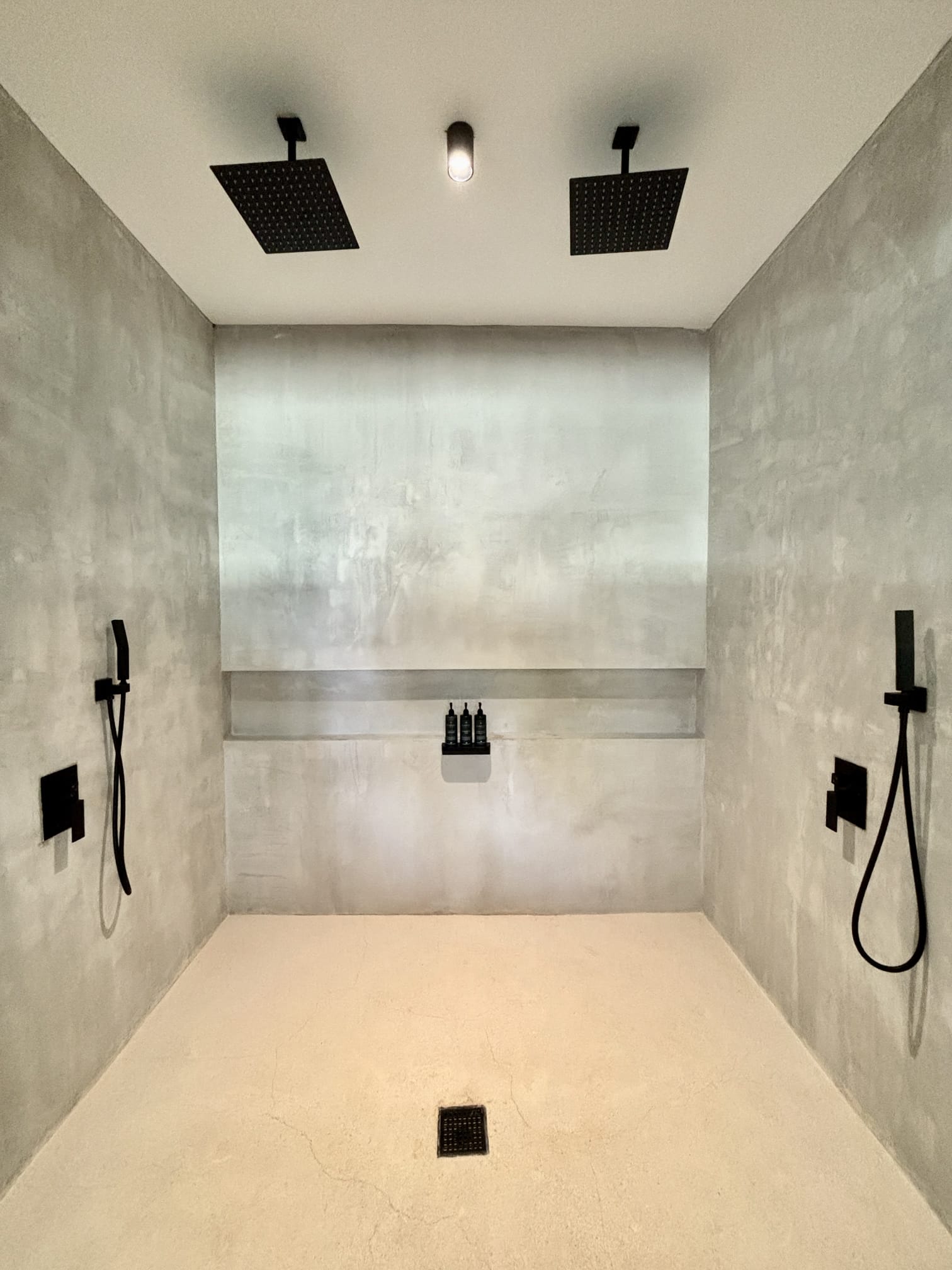 Spa-style rain shower with twin shower heads