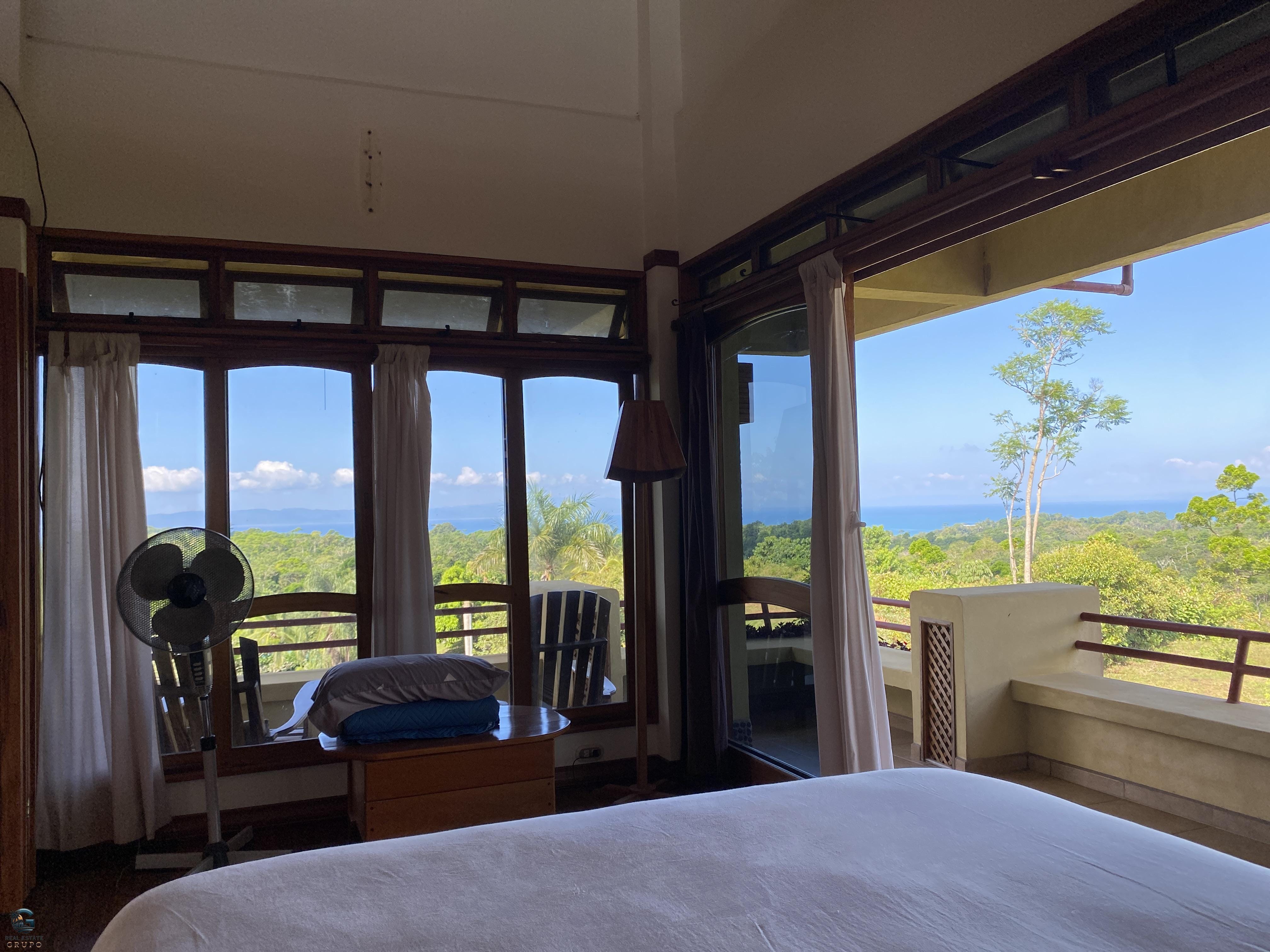 1EBD36BD-C98A-4358-BB71-9FD798A16FBD