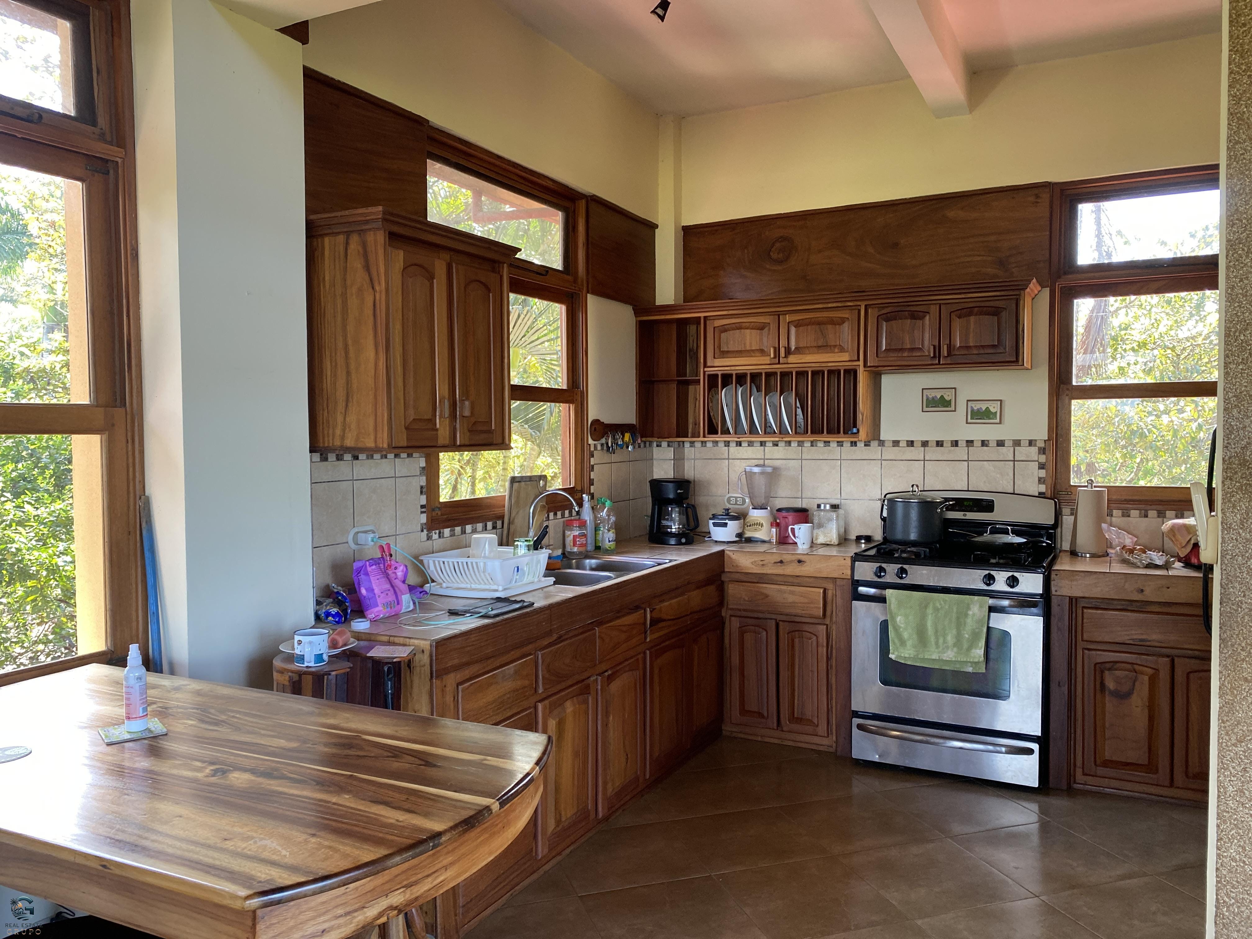 8A972C9F-FE32-4DB3-AB91-4B623842251C