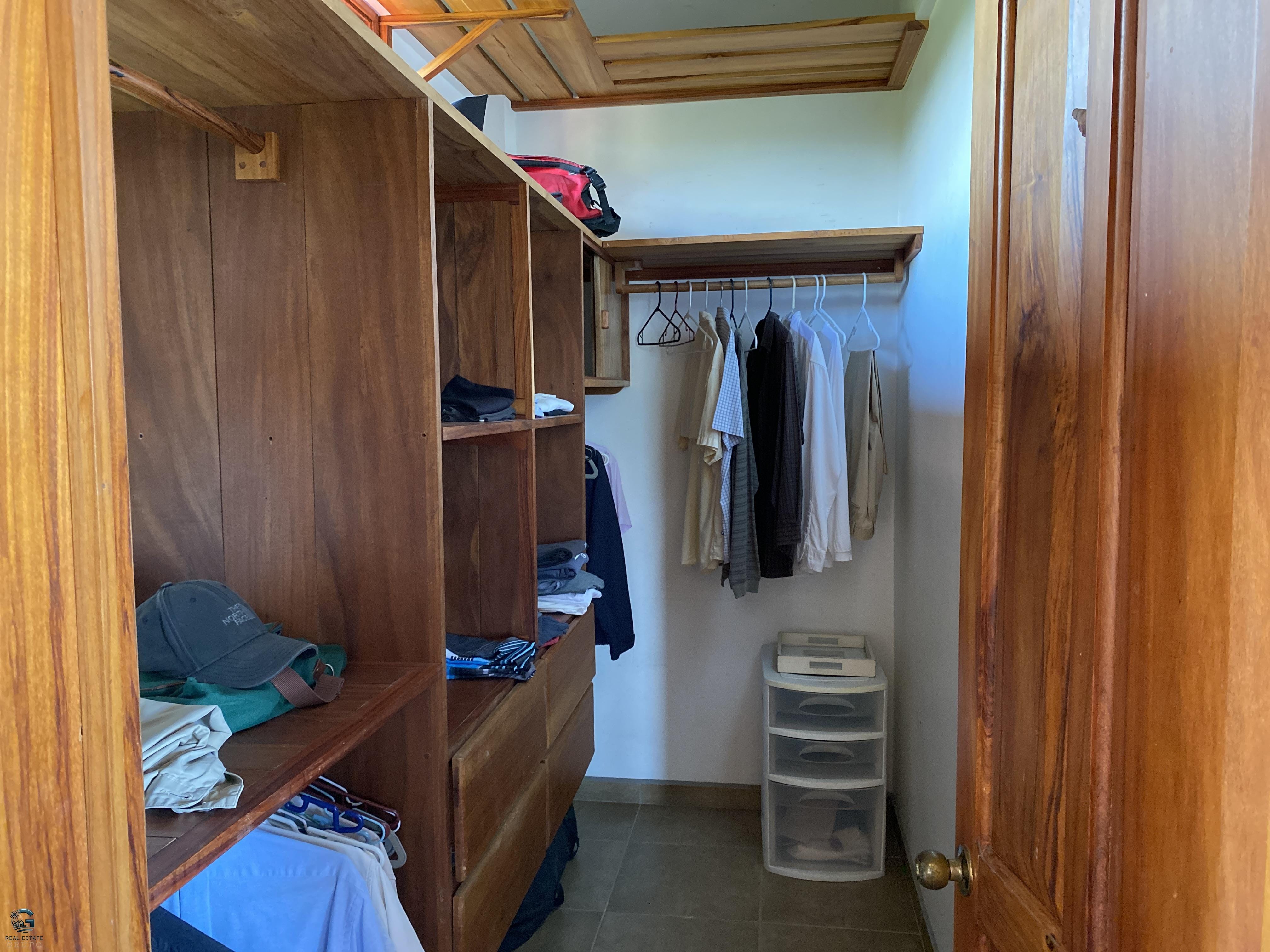 DA199AF2-2884-49BD-B28E-0B0D2686579F