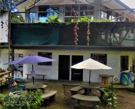 QueposManuel-Antonio-Hotel-and-Restaraunt.-Hotel-Casino-license-night-club-6-576x467