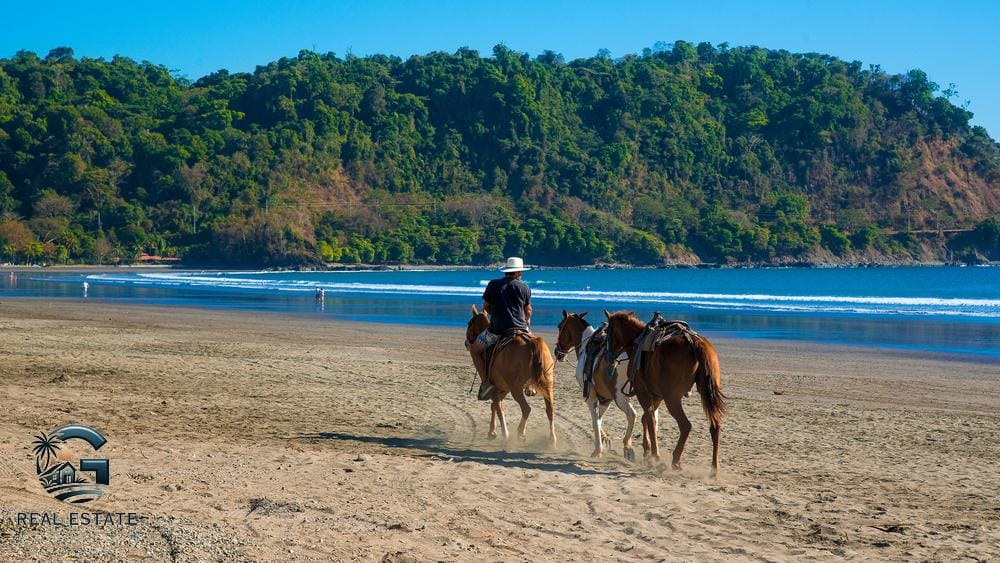 A-VISITORS-GUIDE-TO-JACO-COSTA-RICA