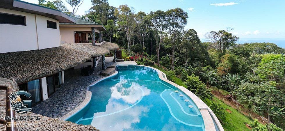 Luxury-Escaleras-Estate-46-980x450