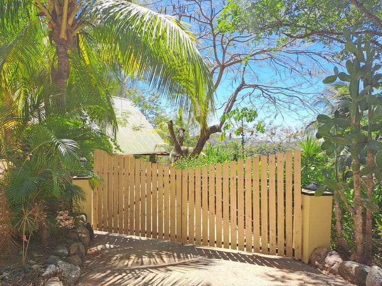 rs2400251_img-2_large