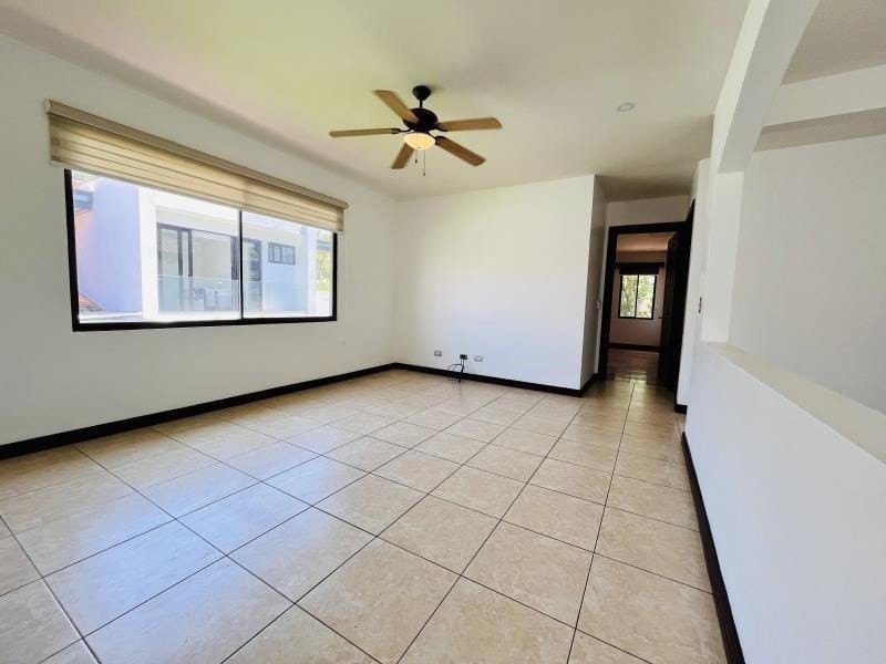 9912f8cc201ff9ad2dac48ed5943ac4c