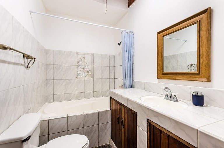 cs2300035_img-22_large