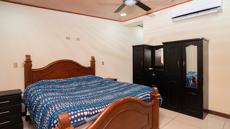 cs2300082_img-11_large