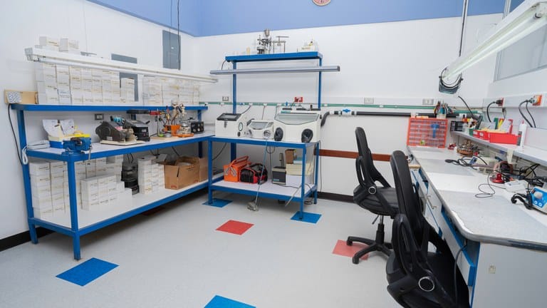 cs2300082_img-8_large