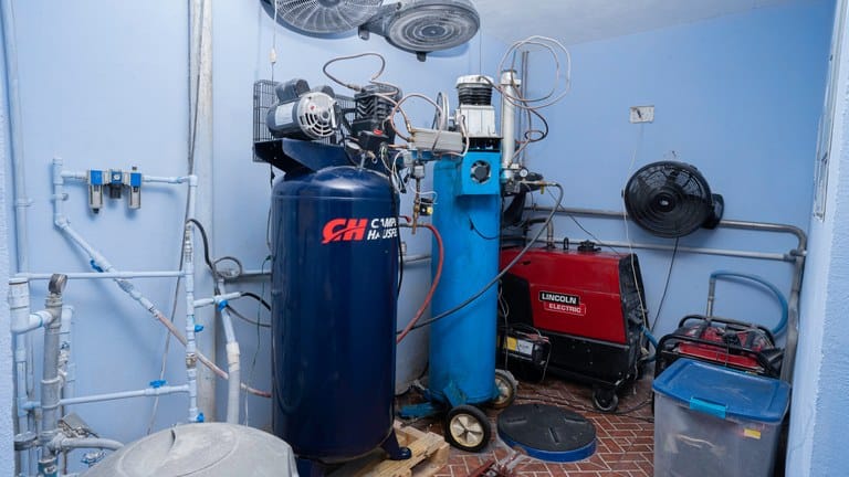 cs2300082_img-9_large