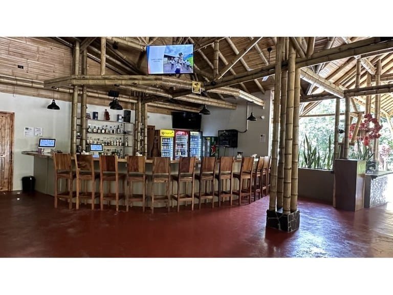 cs2400017_img-35_large