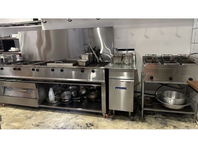 cs2400017_img-9_large