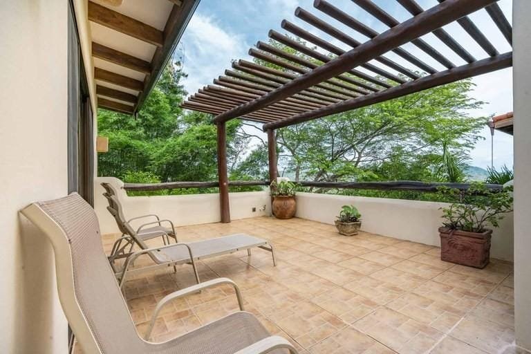 d8b8a2f4a328f722b52eb1b50c2b9875