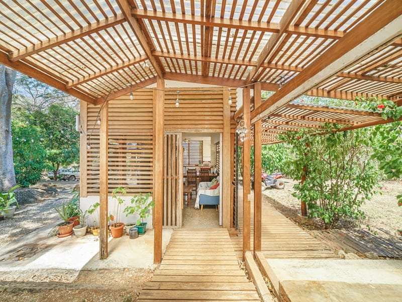 Entrance Kitchen white