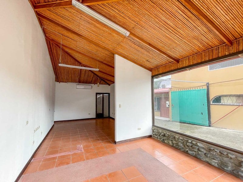 Quepos-Commercial-lot-18