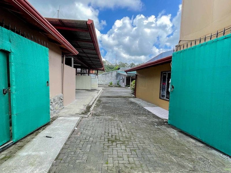 Quepos-Commercial-lot-2