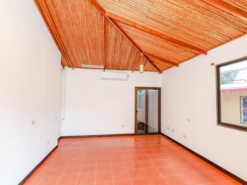 Quepos-Commercial-lot-27