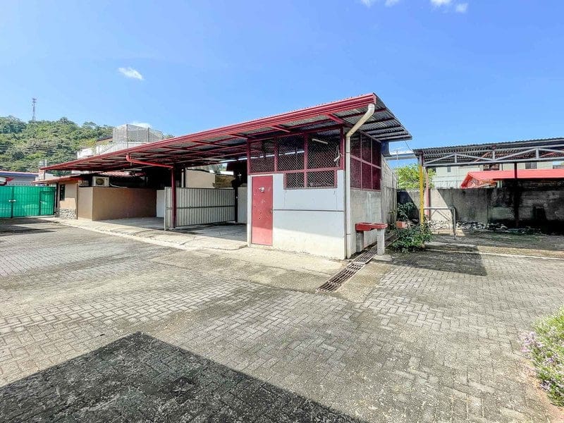 Quepos-Commercial-lot-3