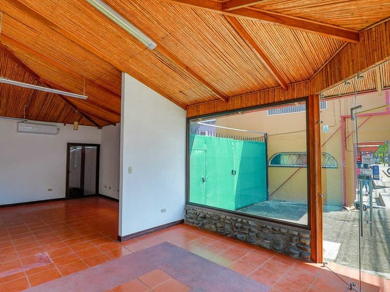 Quepos-Commercial-lot-33