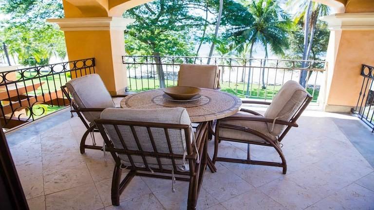 ca60fb0a6680a0e70d9a38ff4e844dcc-min