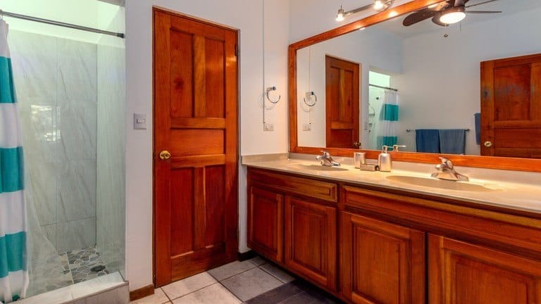 ca973be39bbc74b6eefb5234b67fe9e7-min