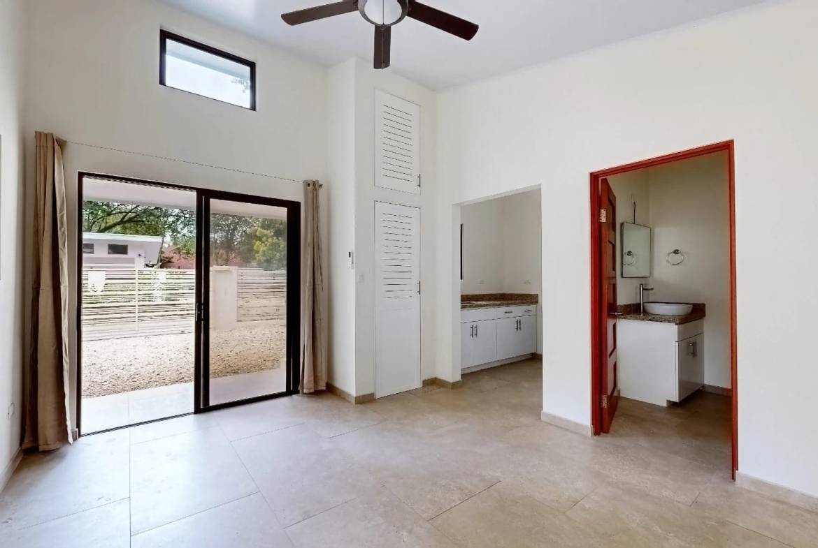 17103445841039724-min