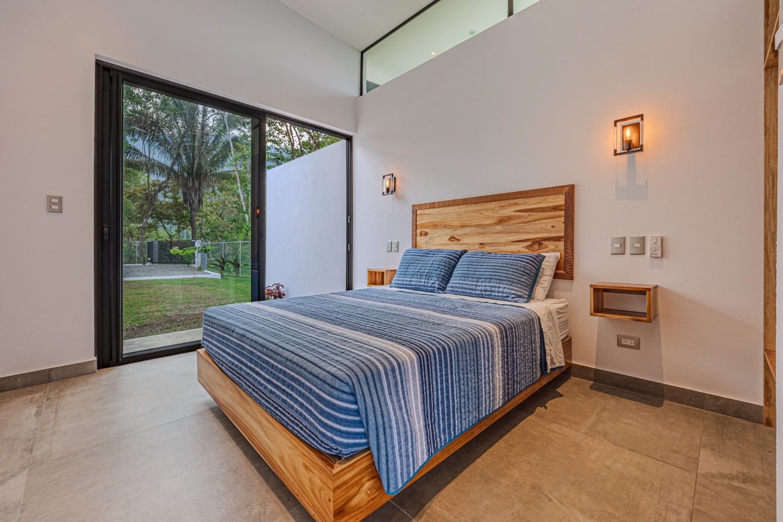 Ocean view home in Ojochal