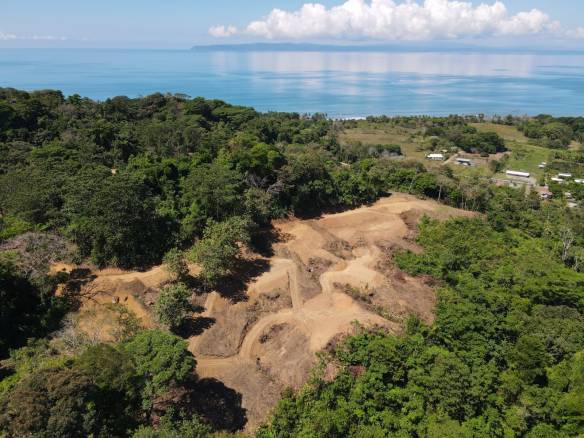 d6b61d8e-ef56-4a7b-8d67-0e388dc439e9-min