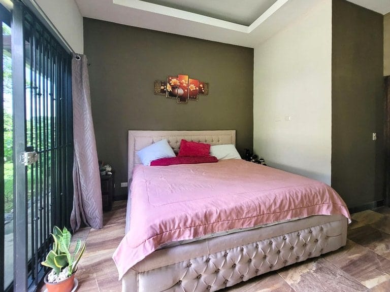 rs2400732_img-11_large-min