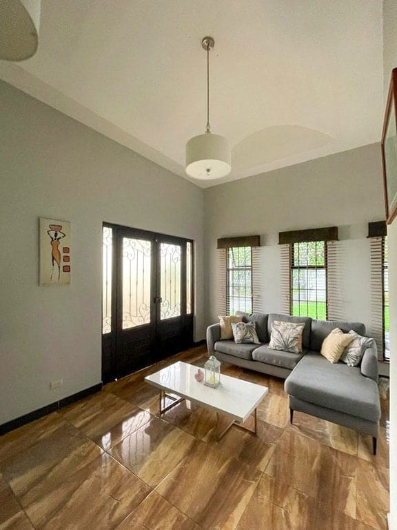 rs2400732_img-5_large-min