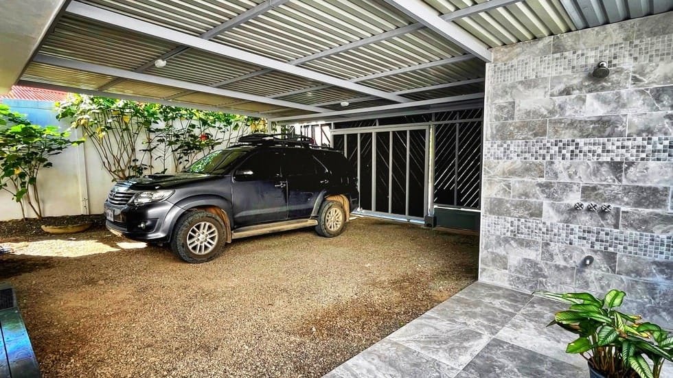 Home in Dominicalito