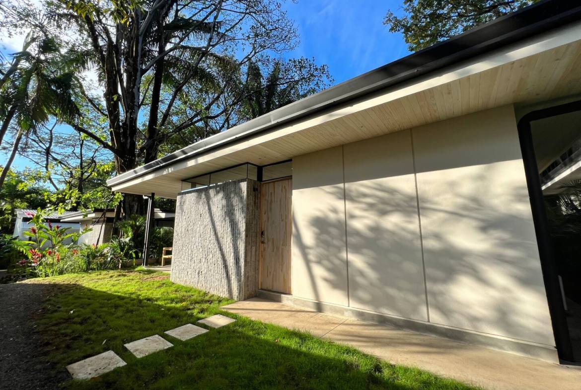 Gated community home in Malpais