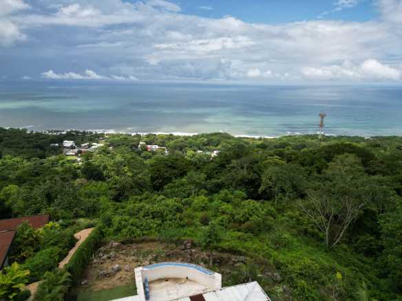 Ocean View property in Santa Teresa