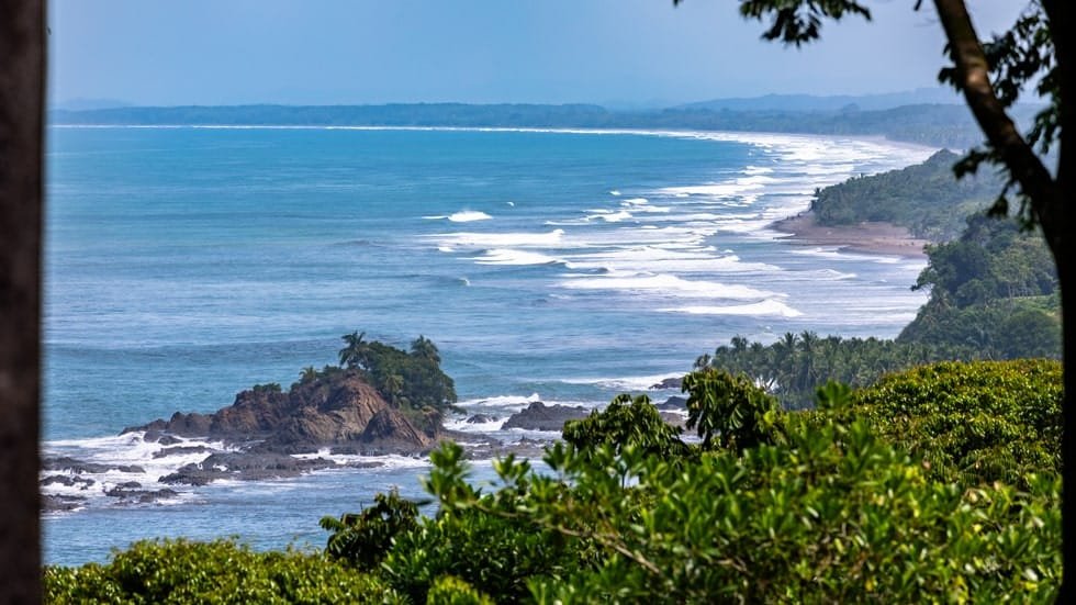 Ocean view property in Playa Dominical