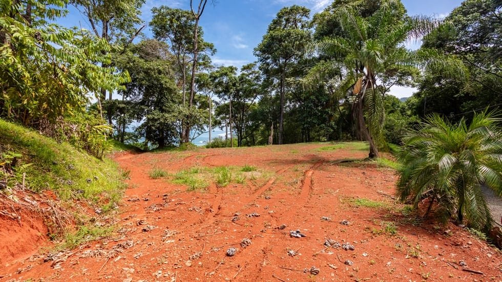 Ocean view property in Playa Dominical