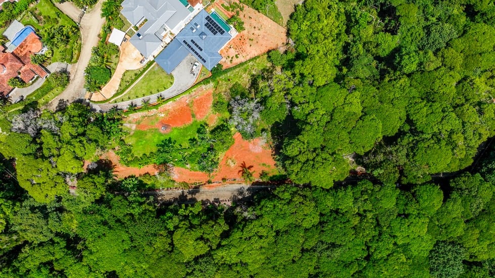 Ocean view property in Playa Dominical