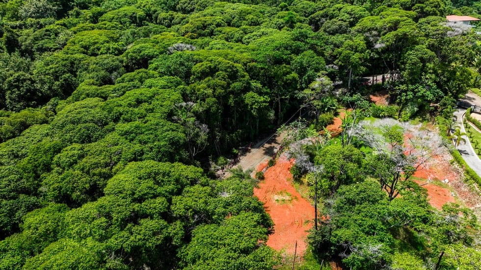 Ocean view property in Playa Dominical