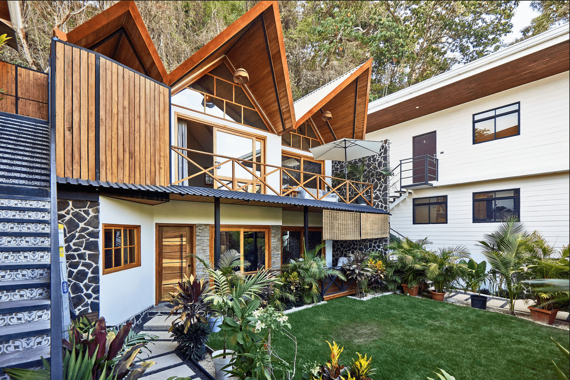 Apartment Complex in Santa Teresa