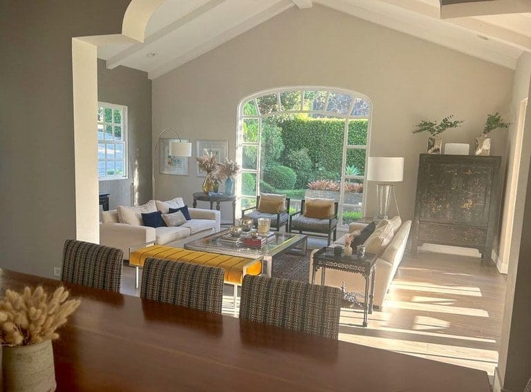 rs2400609_img-16_large-min