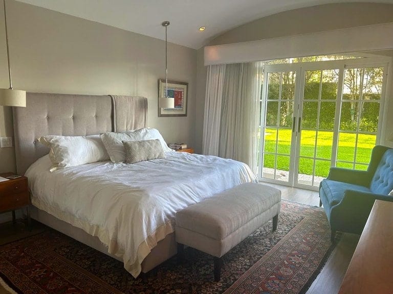 rs2400609_img-23_large-min