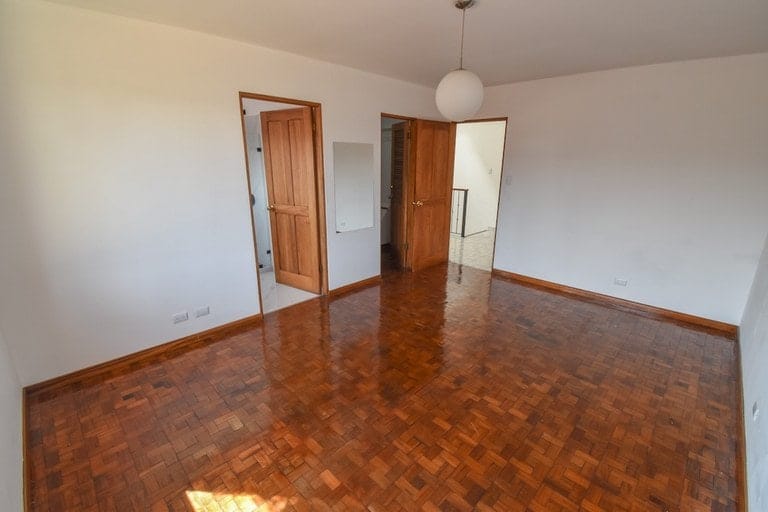 rs2400741_img-25_large-min