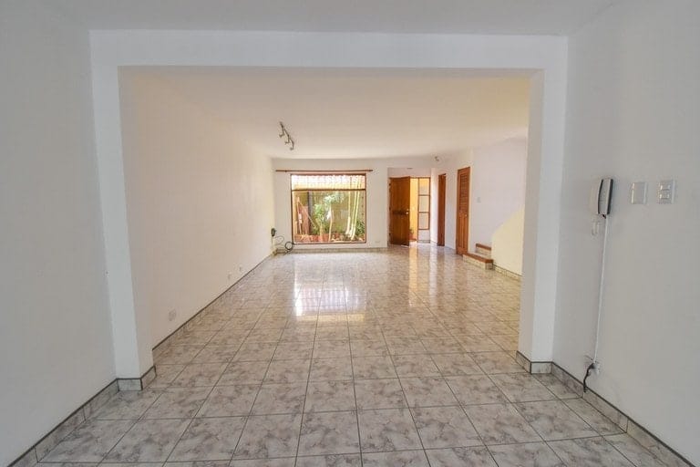 rs2400741_img-5_large-min