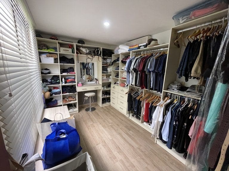 Spacious Apartment in EscazÃº