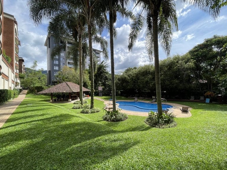 Spacious Apartment in EscazÃº