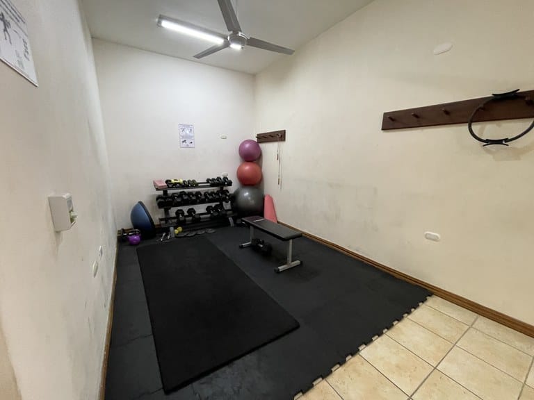 Spacious Apartment in EscazÃº