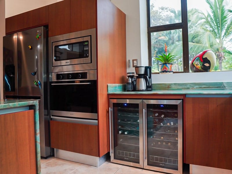 Ocean View home in Jaco