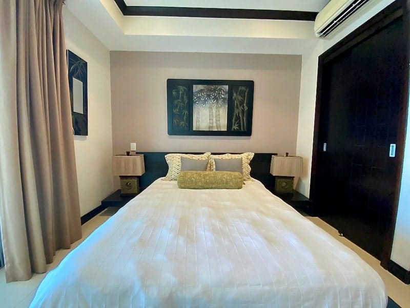 Beachfront condo in Jaco