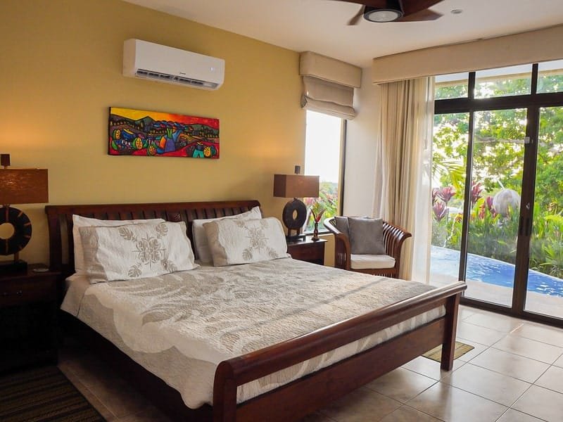 Ocean View home in Jaco