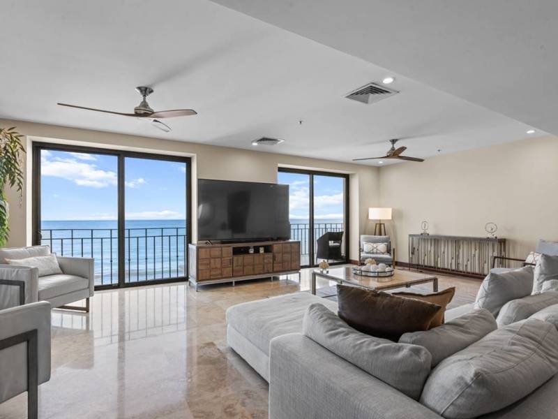 Ocean front property in Jaco