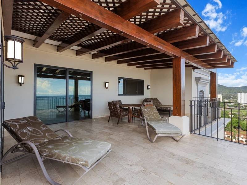 Ocean front property in Jaco