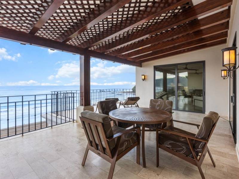 Ocean front property in Jaco